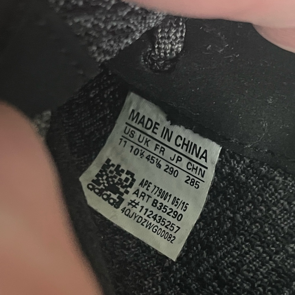 YEEZY BOOST 350 'PIRATE BLACK' 2023 - Men’s 11 - Picture 6 of 8
